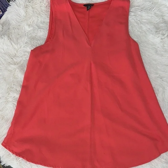 Ann Taylor Women's Sleeveless Top - Picture 4 of 6